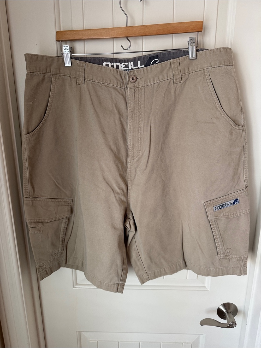 O'Neill Men's Tan Cargo Shorts with Side Pockets